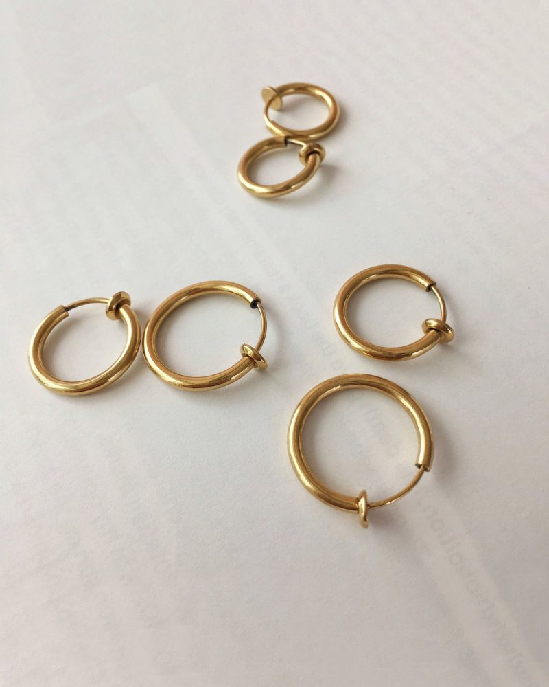 Gold_Retractable_hoops_in_3_sizes_-_perfect_for_creating_a_layered_hoop_earring_stack_-_The_Hexad_1800x1800_be416dbd-4bd9-482f-ac56-da2b850f76b7