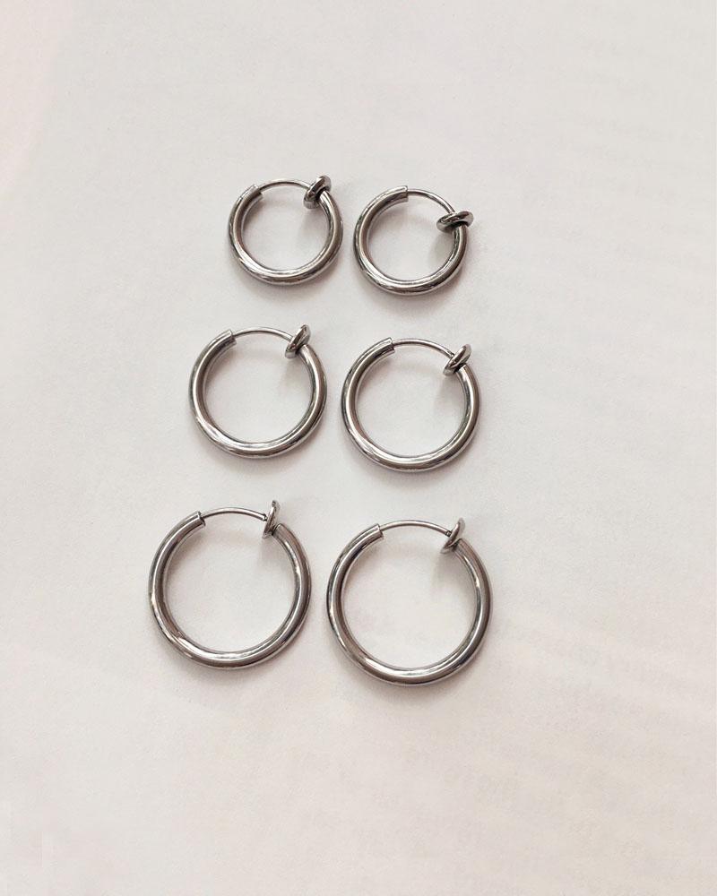 Retractable_hoops_in_silver_-_14mm_16mm_and_18mm_diameter_-_The_Hexad_1800x1800_a52f2ee4-5211-4fe0-8d5f-7f5b83017b5e